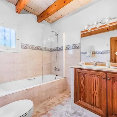 Sleeps 8 Pool Air Con Wifi Pollença