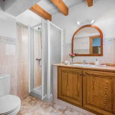 Villa Sleeps 8 Pool Air Con Wifi *
