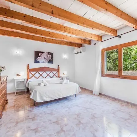 Sleeps 8 Pool Air Con Wifi