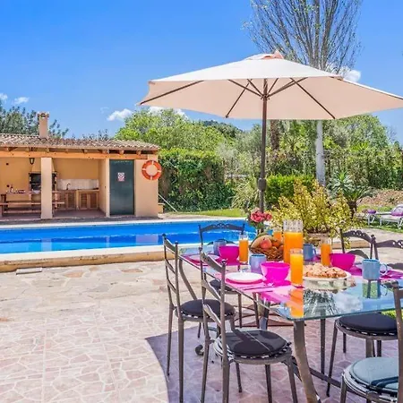 Sleeps 8 Pool Air Con Wifi
