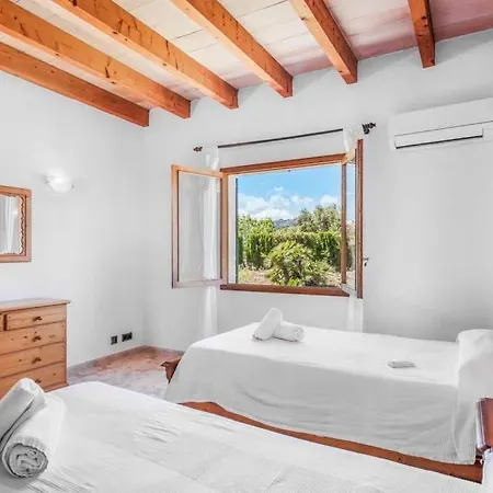 Sleeps 8 Pool Air Con Wifi